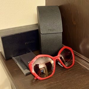 Prada sunglasses. Authentic. Excellent condition